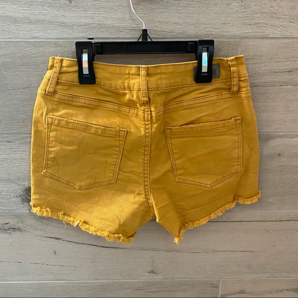 RSQ Girls Venice Mid Rise Gold Shorts - Picture 2 of 3